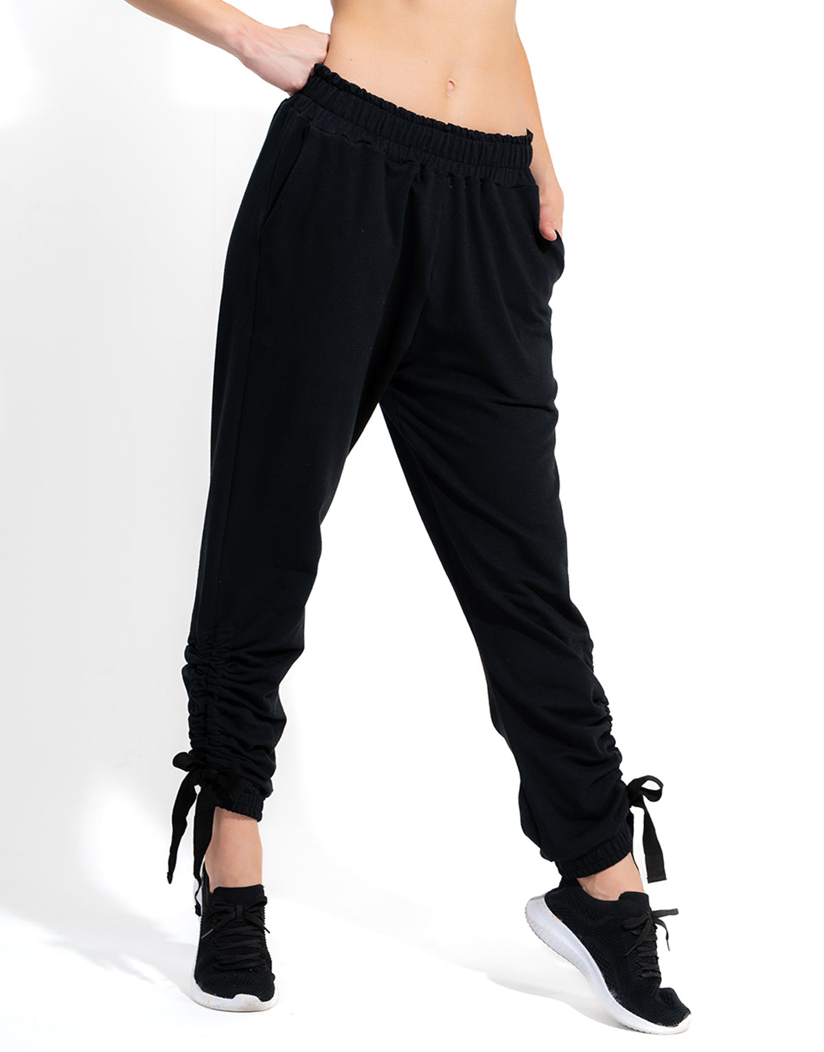 SCRUNCH BLACK JOGGER