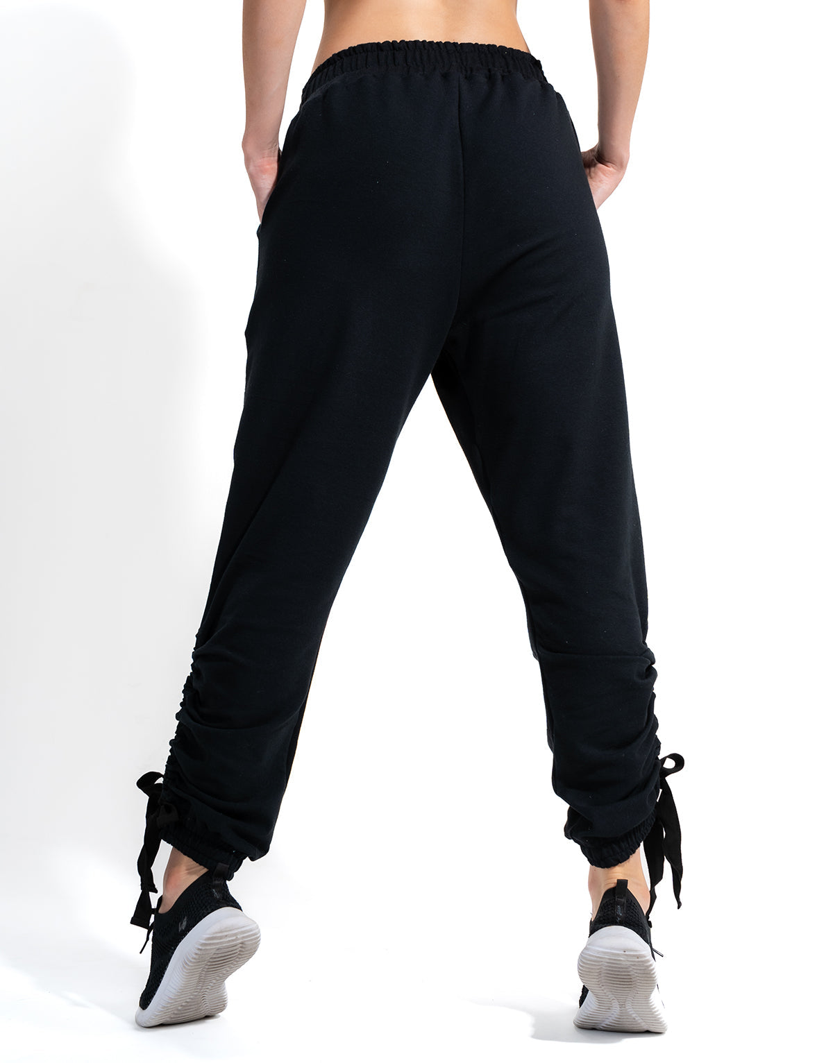 SCRUNCH BLACK JOGGER