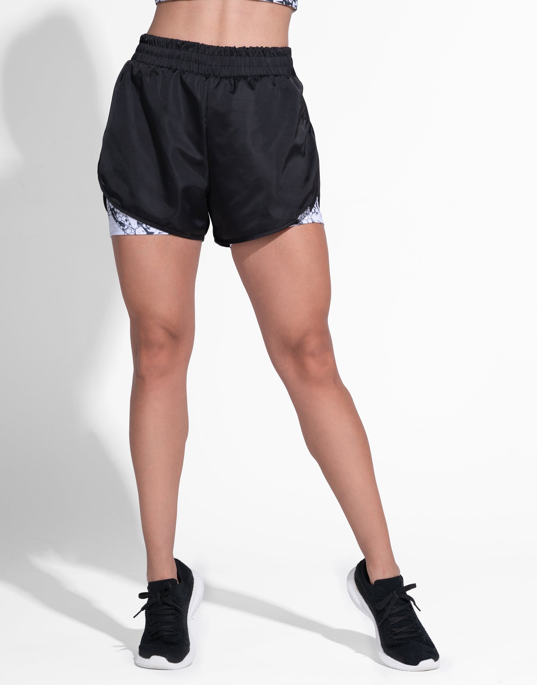 BLACK RUNNING SHORT